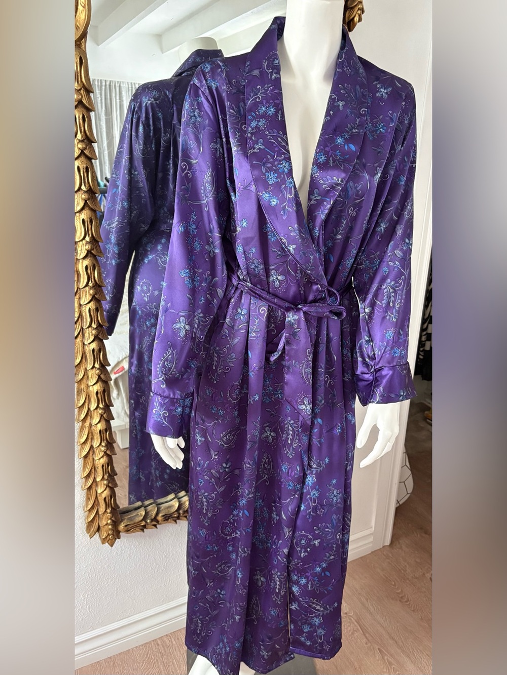 Vintage Inner Most Purple Floral Satin
Kimono Robe Size M.